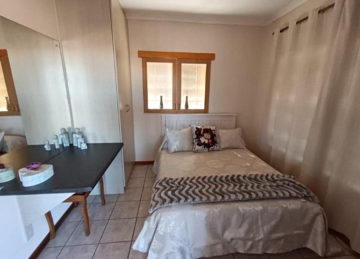 5 Bedroom Property for Sale in Wavecrest Eastern Cape